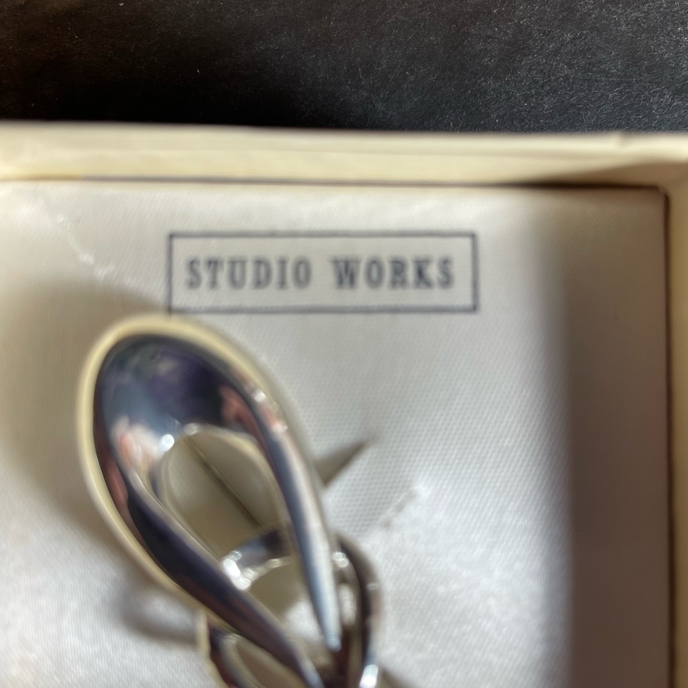 Studio Works Silver Infinite Shape Brooch/Pin - Picture 2 of 9